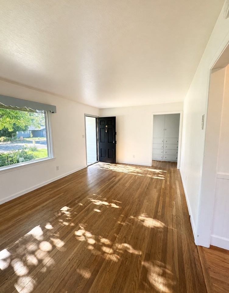 2108 N 28th St - Photo 2 of 9