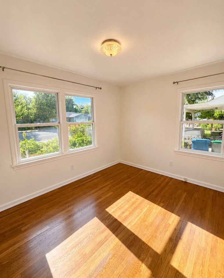 2108 N 28th St - Photo 4 of 9