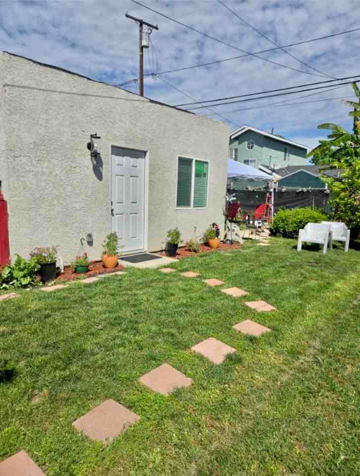 1345 E 56th St - Photo 5 of 11
