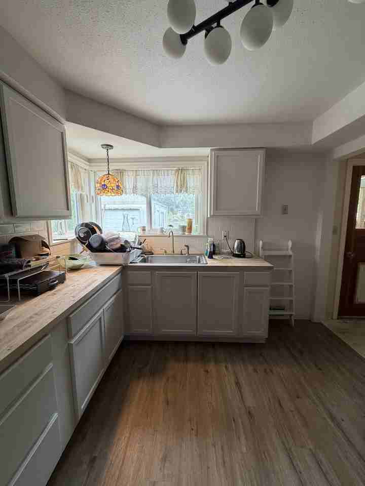 118 E 62nd St - Photo 2 of 5