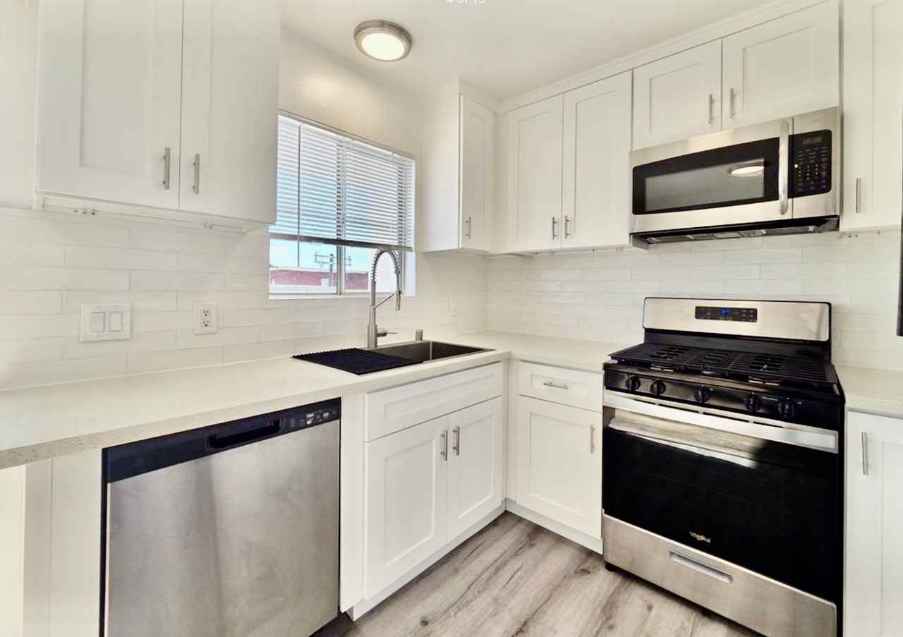4225 Inglewwood Blvd. Del Rey #202 - Photo 2 of 19