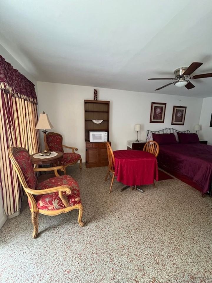 Jensen Beach efficiency with ALL UTILITIES INCLUDED! - Photo 2 of 13