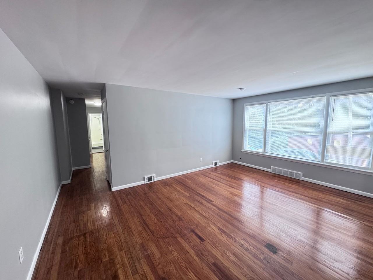 885 S Green Rd #4 - Photo 2 of 8