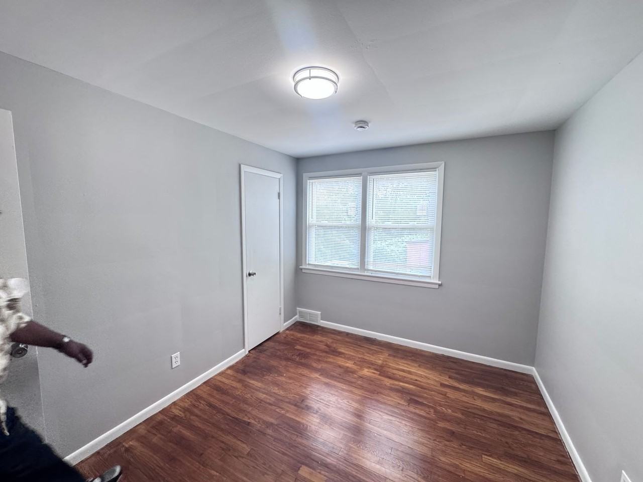 885 S Green Rd #4 - Photo 6 of 8