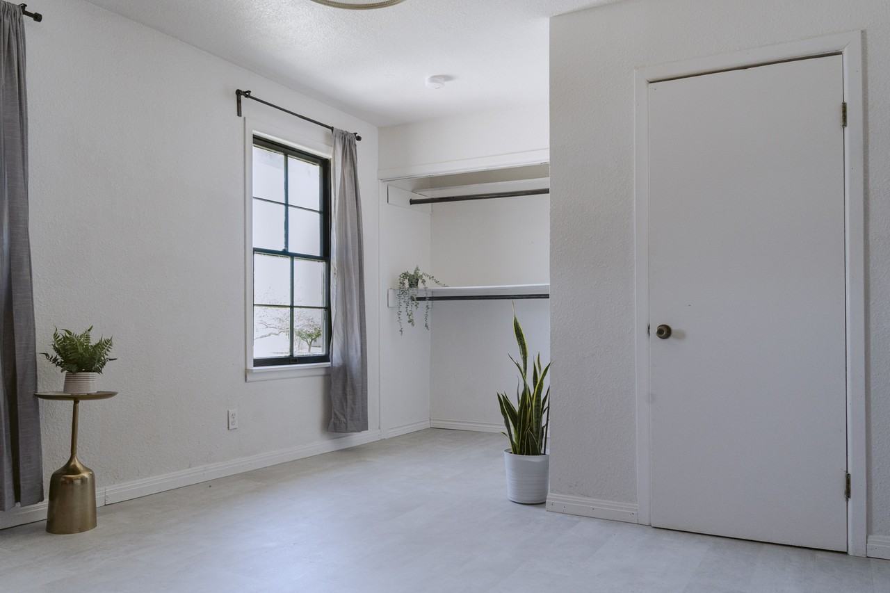 246 Senisa Dr #202 - Photo 5 of 12