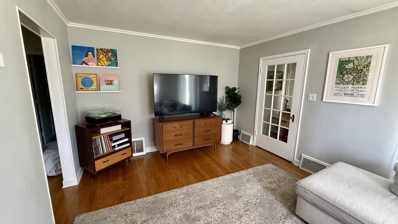 2181 W Marne Ave #NA - Photo 6 of 19