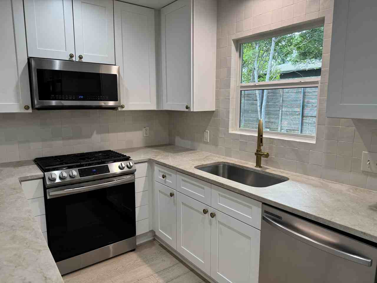 5002 Glencoe Cir #NA - Photo 2 of 15