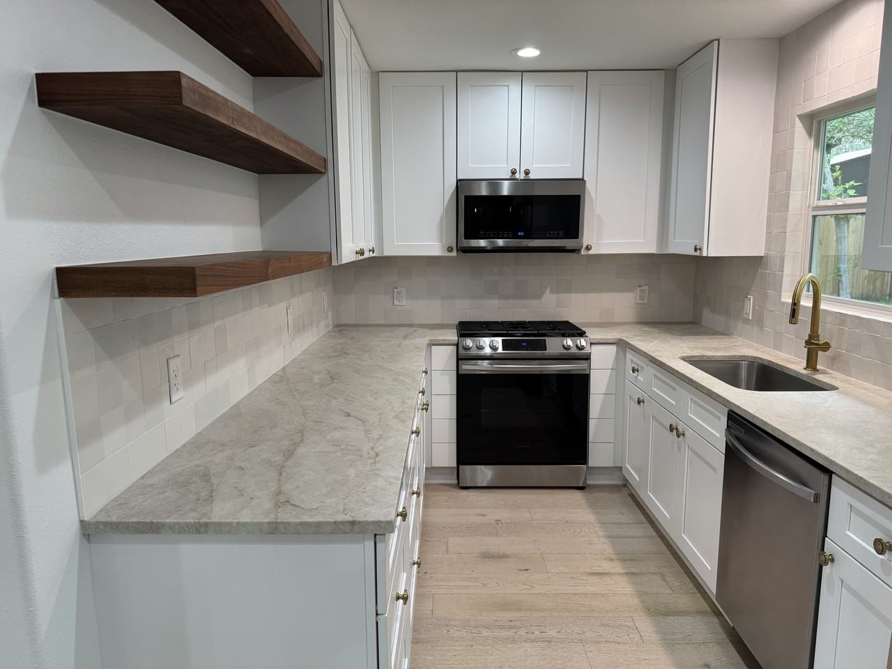5002 Glencoe Cir #NA - Photo 3 of 15