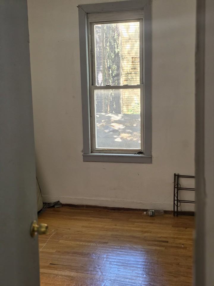 Clay Ave - Photo 5 of 12