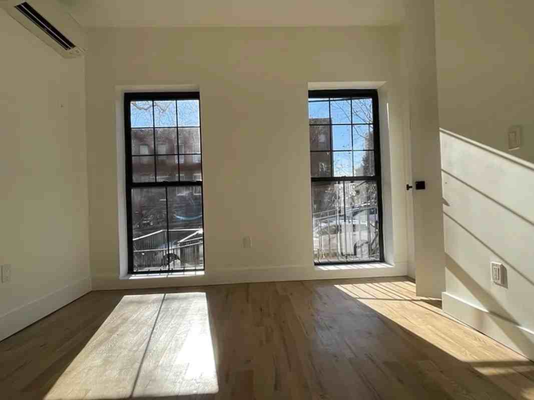 1267 Herkimer St #2 - Photo 4 of 4