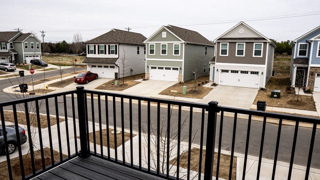 15014 Scoter St - Photo 7 of 14