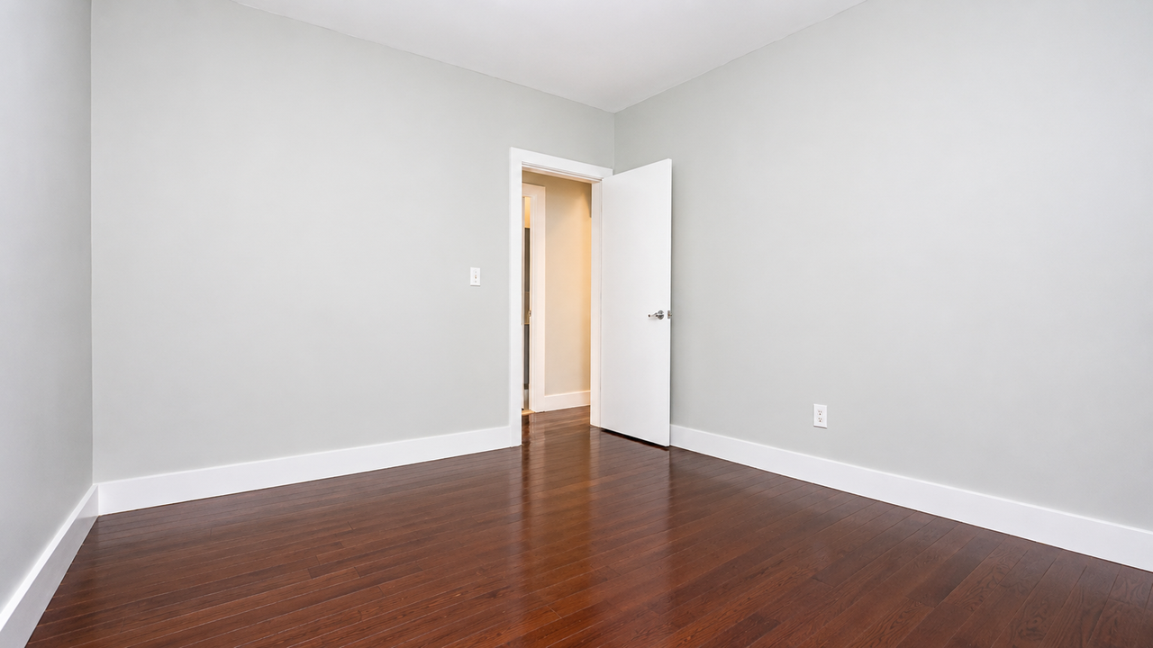 2137 Cortelyou Rd #2 - Photo 5 of 9