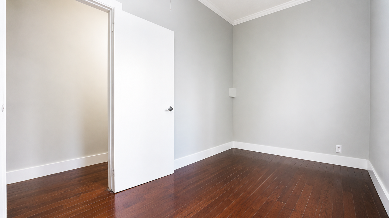 2137 Cortelyou Rd #2 - Photo 7 of 9