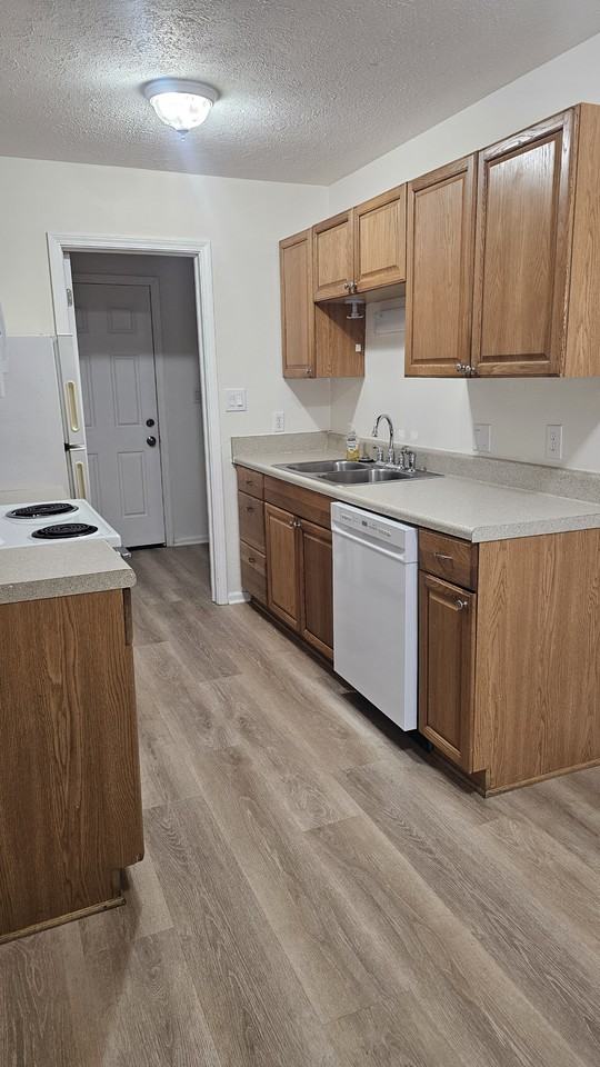 209 Cedar St #E2 - Photo 2 of 23