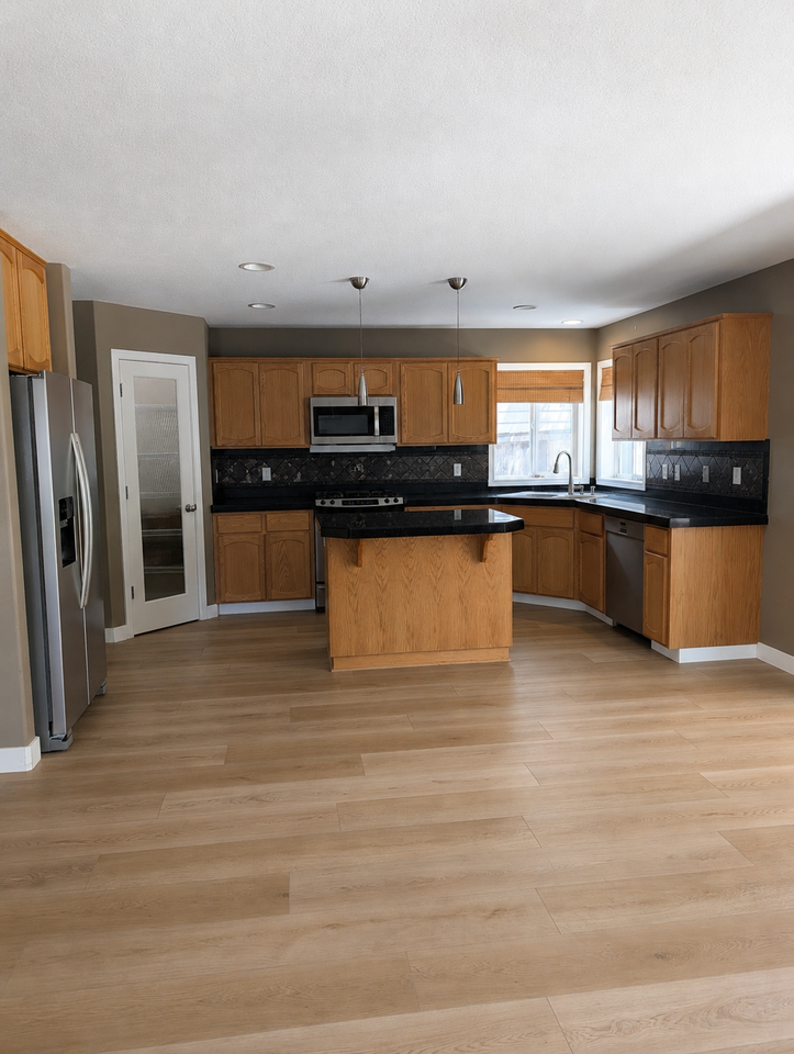 227 Se 19th St #NA - Photo 3 of 3