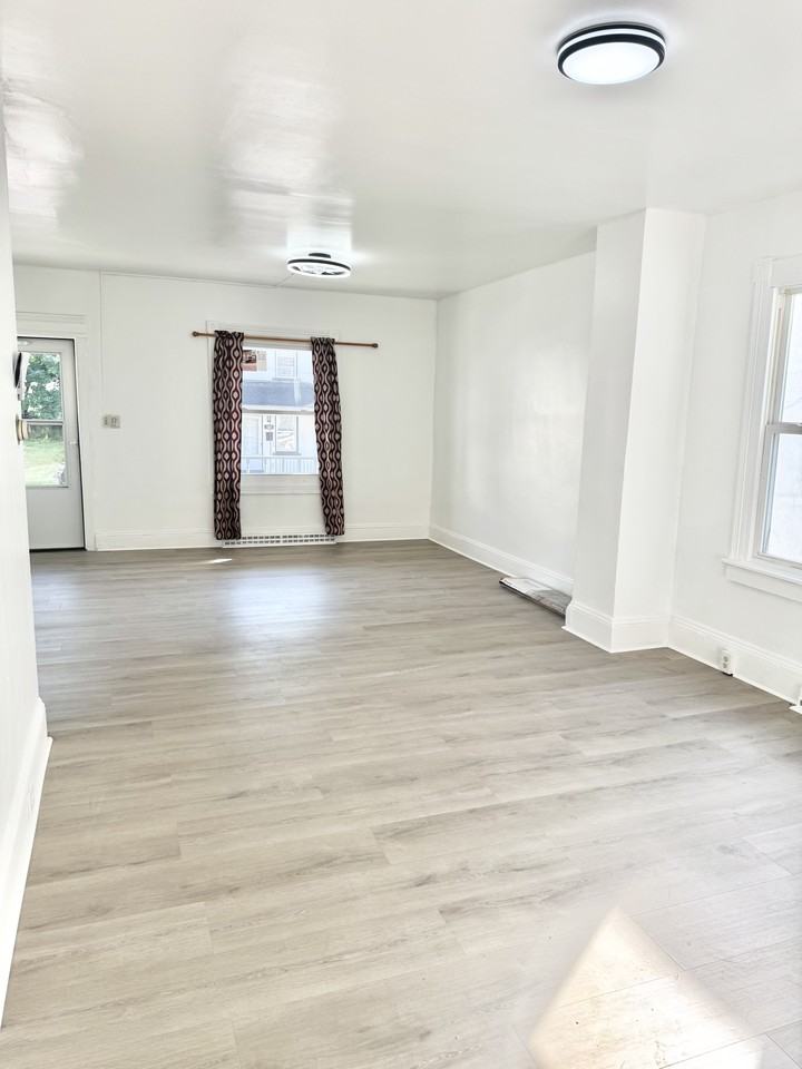 126 Poplar St #126 - Photo 3 of 12