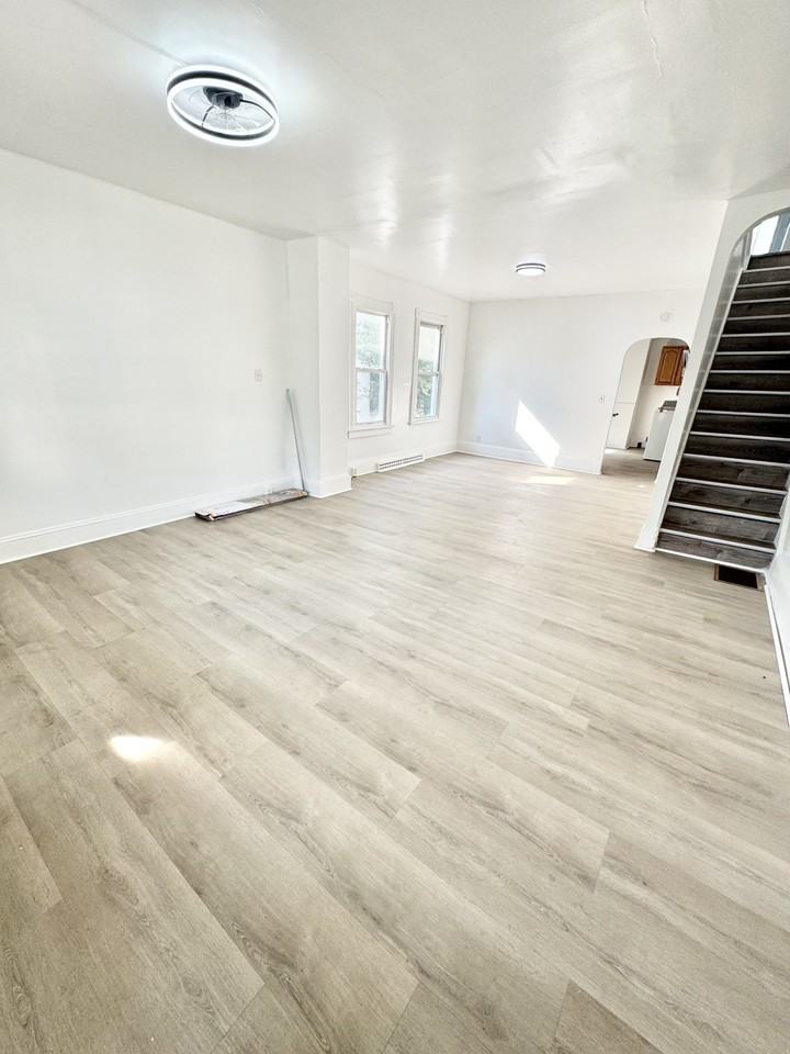 126 Poplar St #126 - Photo 4 of 12