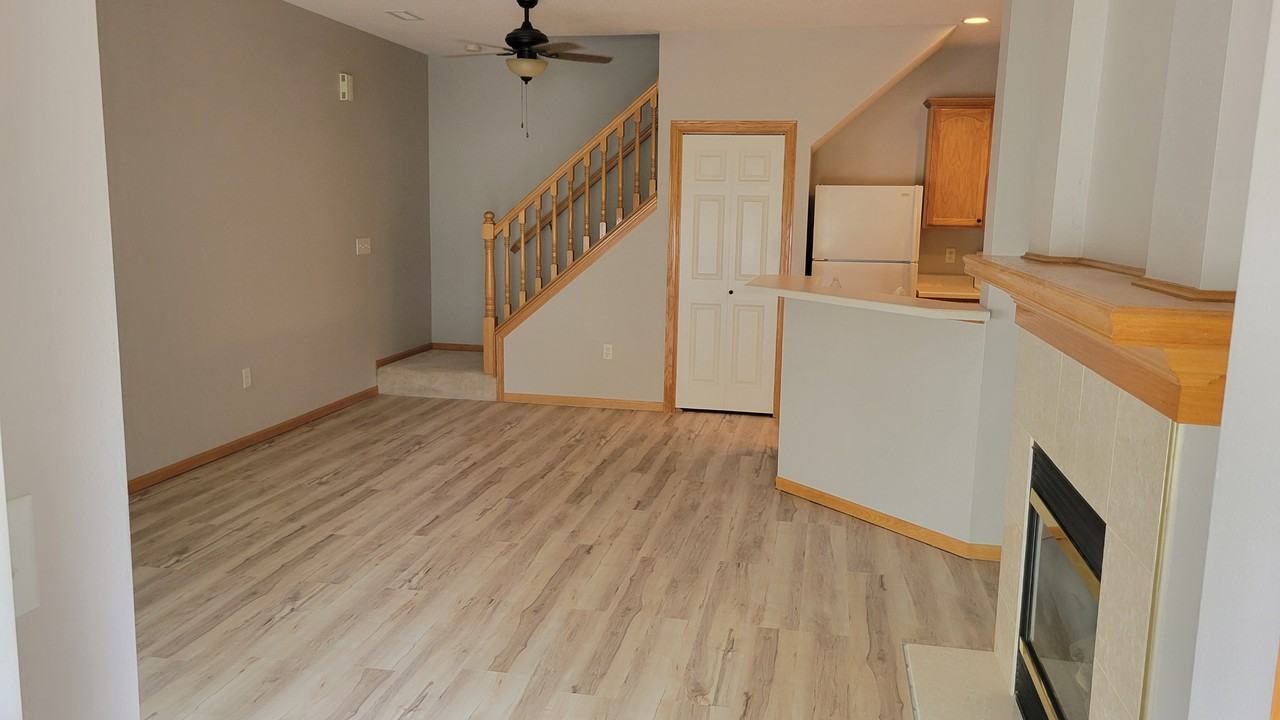 1003 Ne Greenview Dr - Photo 5 of 11