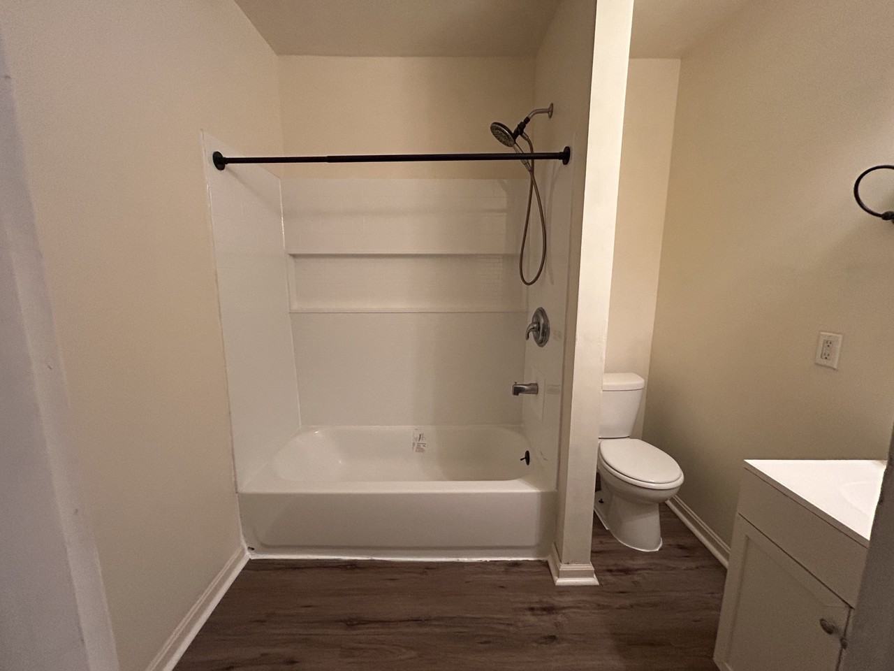 439 S G St #NA - Photo 7 of 10