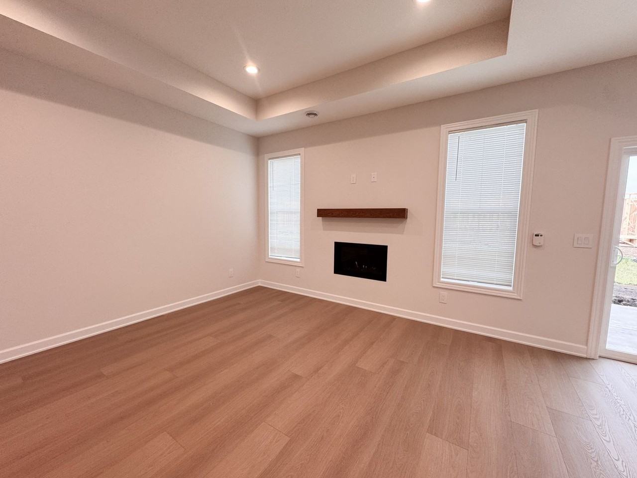 705 South Division Street - Photo 4 of 38