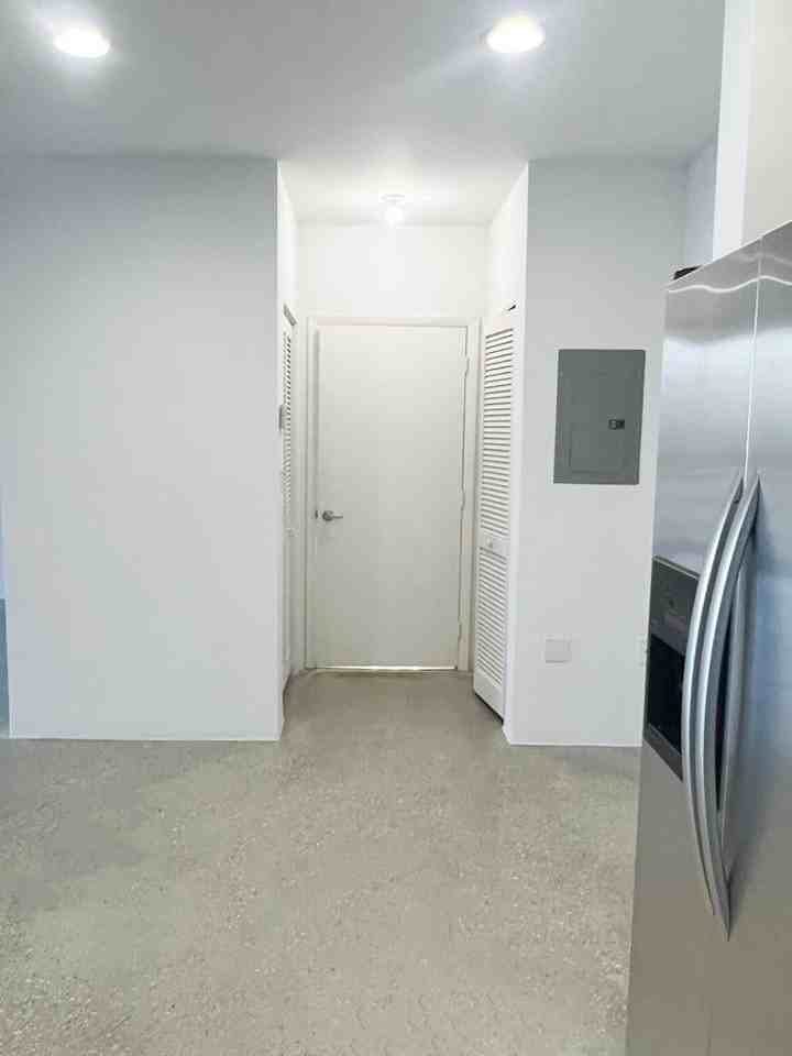 2700 N Miami Ave - Photo 7 of 32
