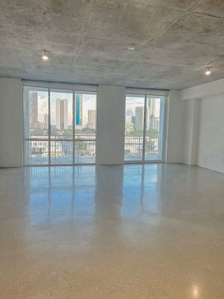 2700 N Miami Ave - Photo 2 of 32