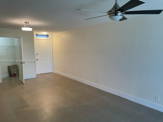 2225 N Cypress Bend Dr - Photo 4 of 8
