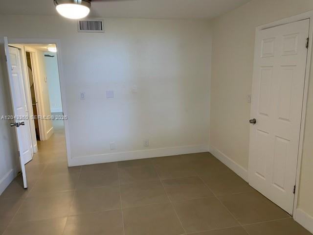 2225 N Cypress Bend Dr - Photo 6 of 8
