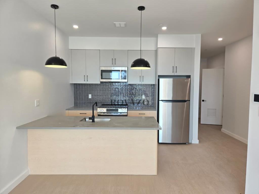 74 Webster St #1CC