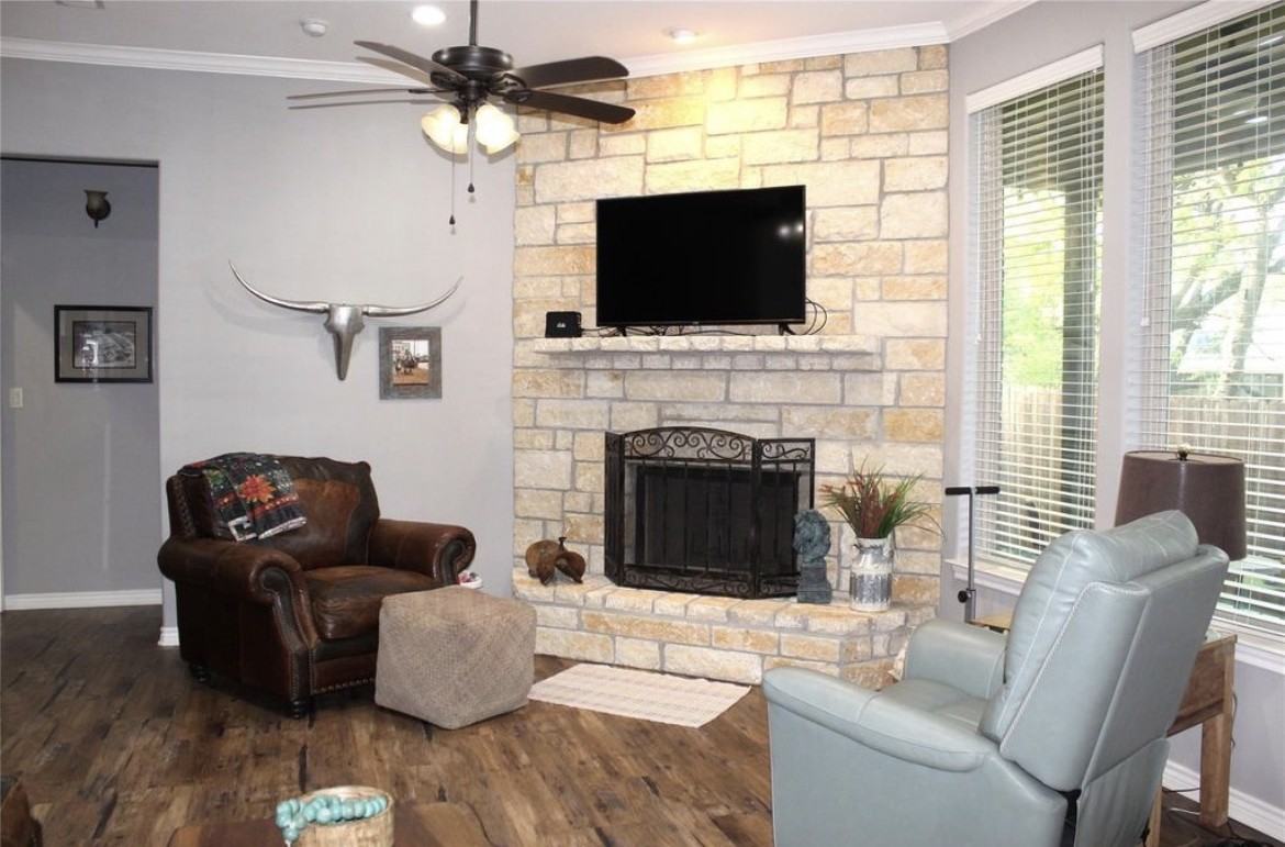1736 Sully Ct #NA - Photo 3 of 9