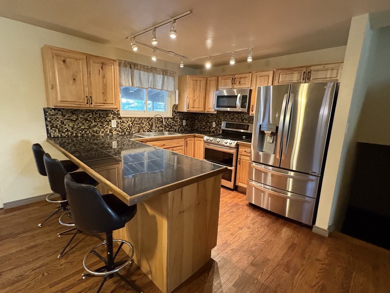 3013 S Ivan Way #NA - Photo 2 of 20