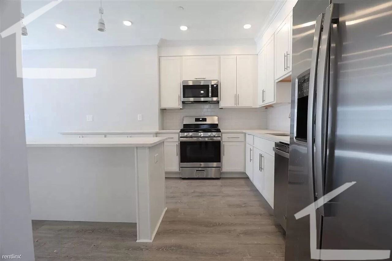 126 Kenrick St - Photo 3 of 9