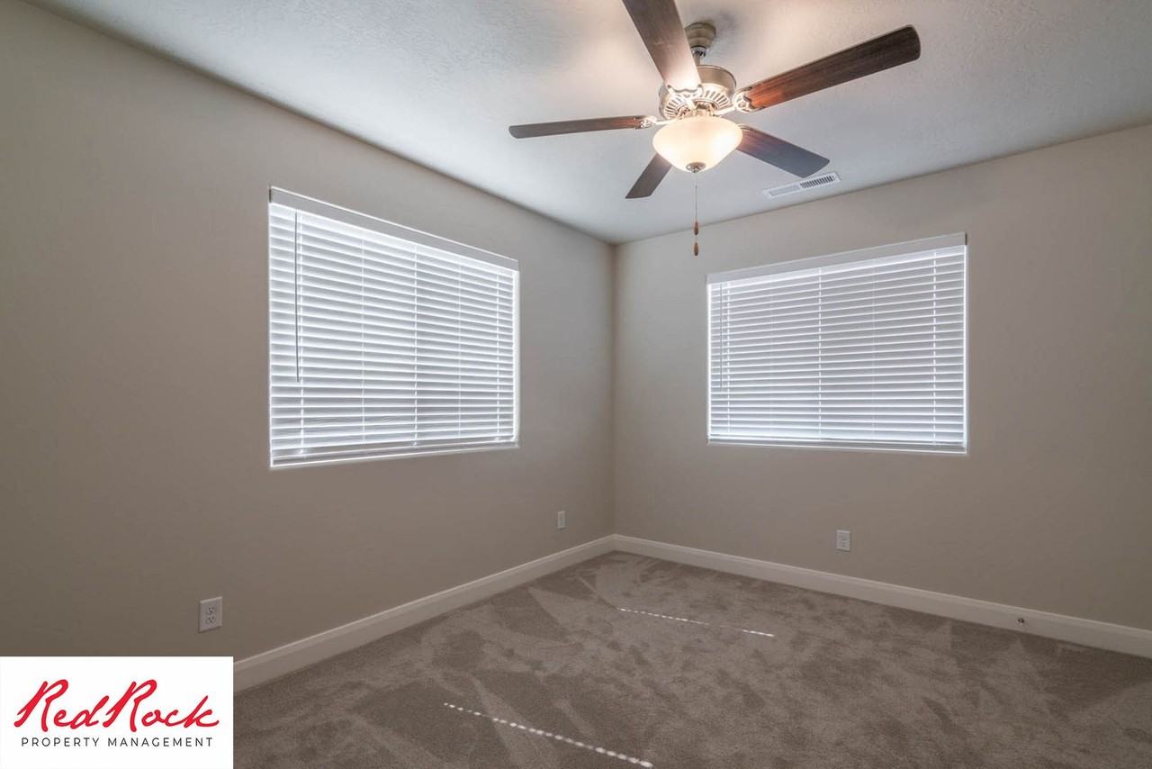 493 N 550 W - Photo 4 of 50