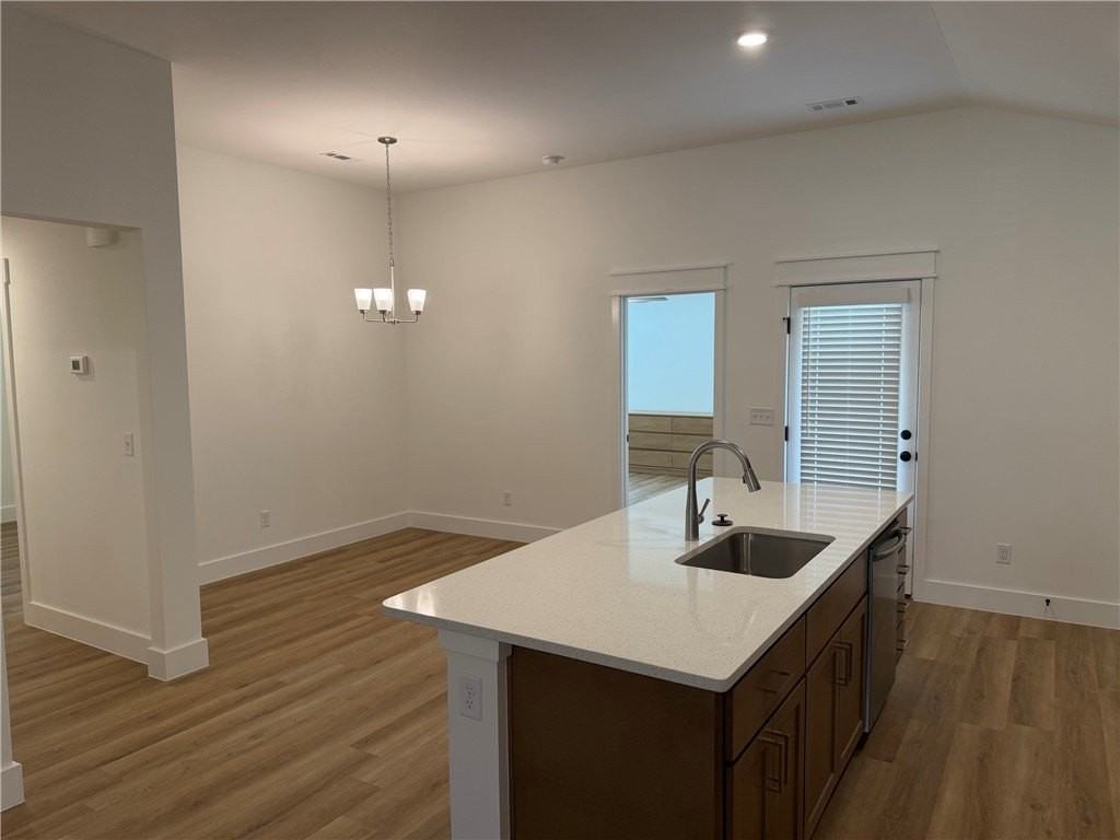 3708 N Wiley Dr - Photo 6 of 22