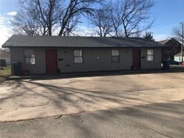 featured image of 300 E Benton St