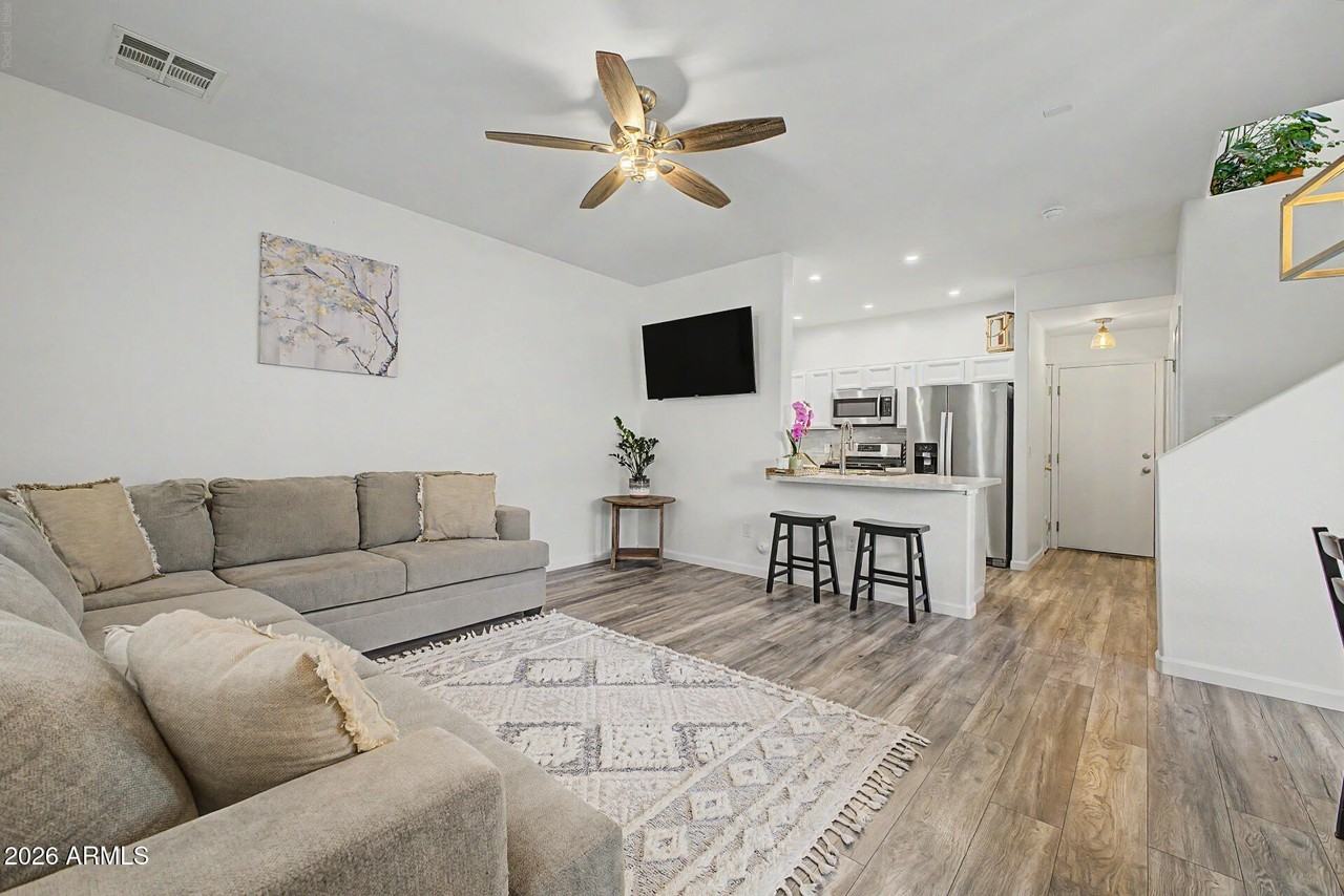 1493 S Jacana Ln - Photo 4 of 35