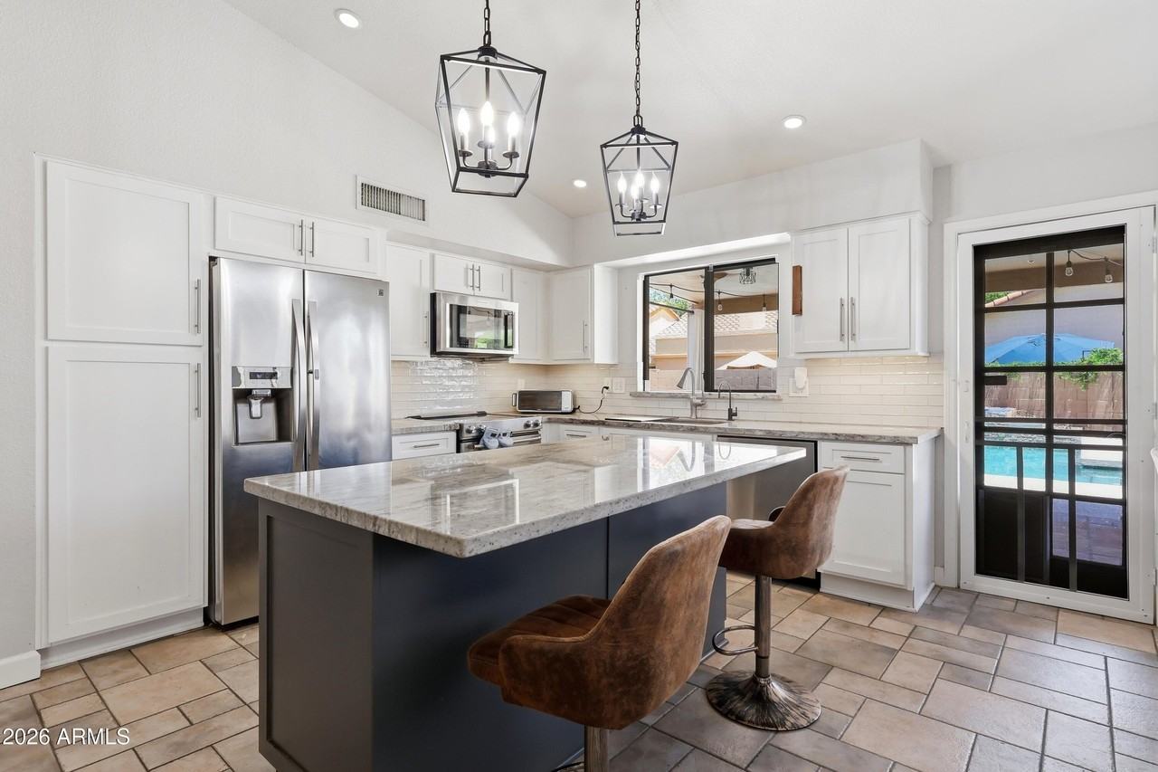8875 S Ash Ave - Photo 7 of 28
