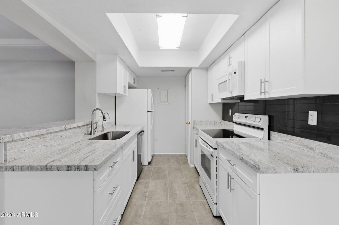 780 E Eugie Ave - Photo 6 of 15