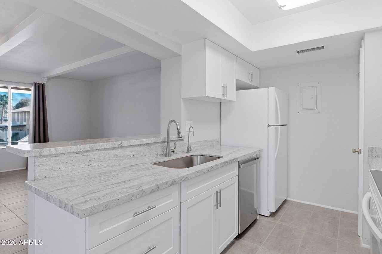 780 E Eugie Ave - Photo 7 of 15