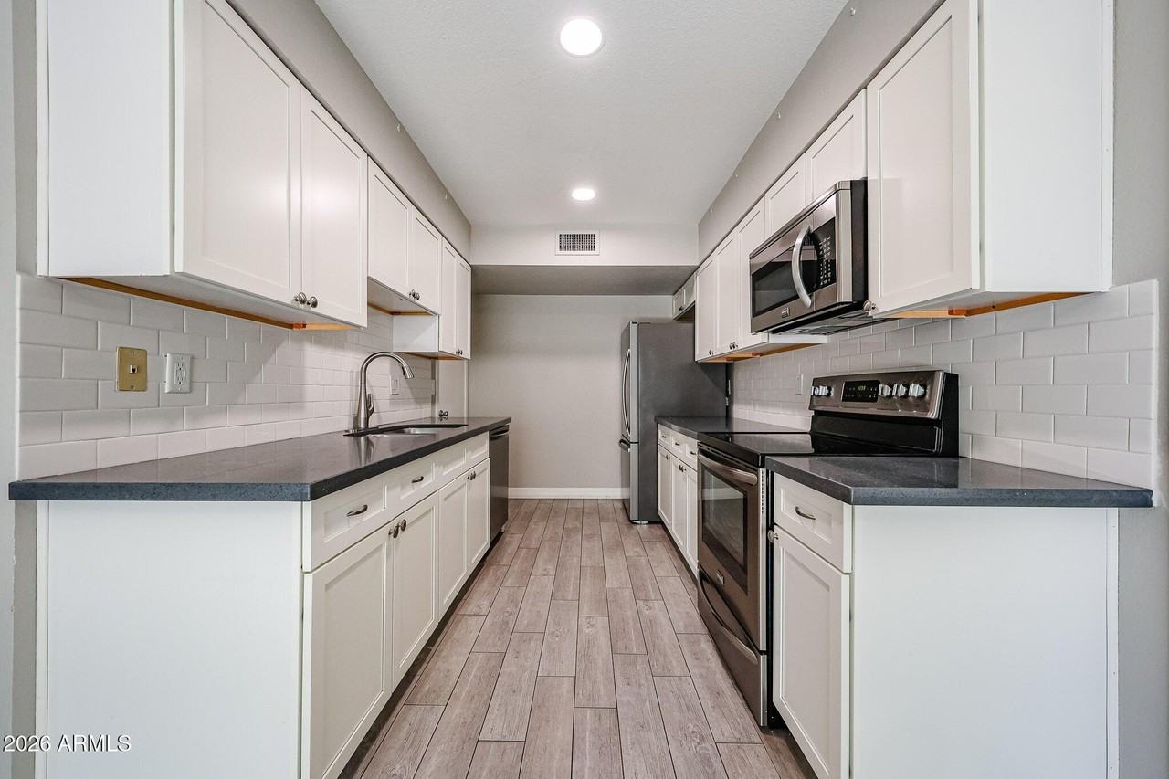 5634 S Captain Kidd Ct #D - Photo 7 of 45