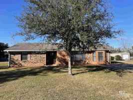featured image of 1303 N Cedar St