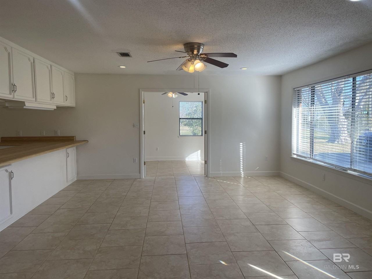 1303 N Cedar St - Photo 3 of 21