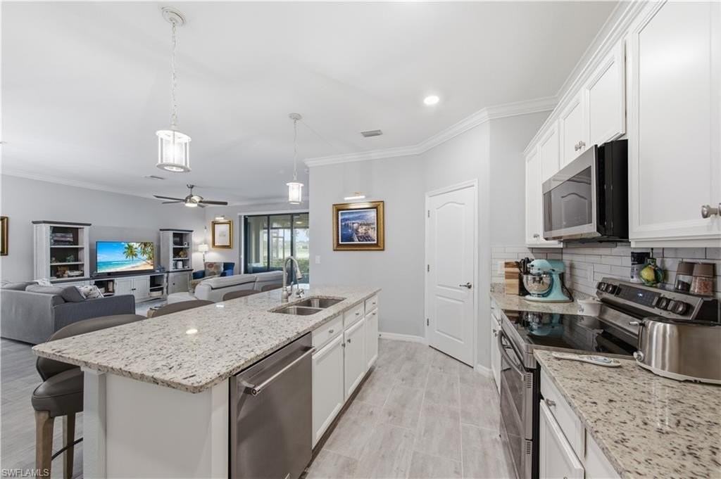 19584 Utopia Ln - Photo 4 of 49