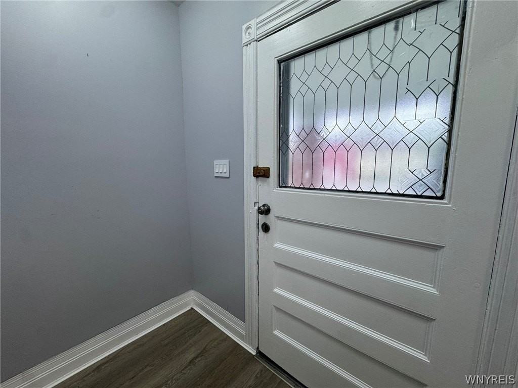 405 W Ferry St - Photo 2 of 34