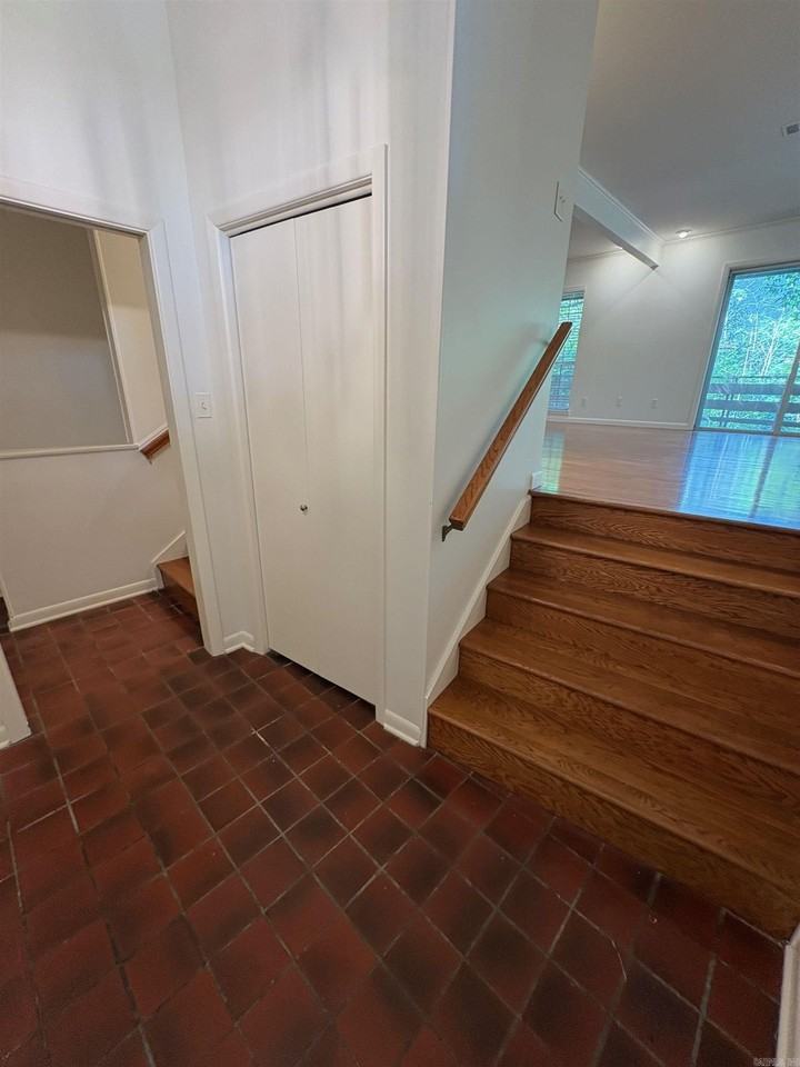 2620 N Taylor St - Photo 2 of 21