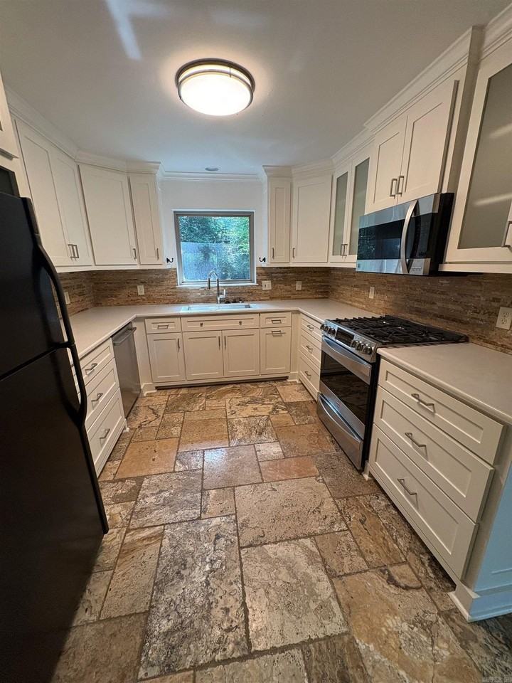 2620 N Taylor St - Photo 6 of 21