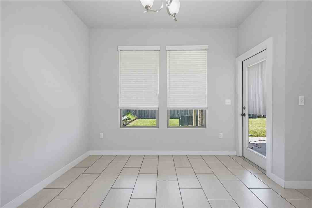 1012 Pasadena St - Photo 5 of 25