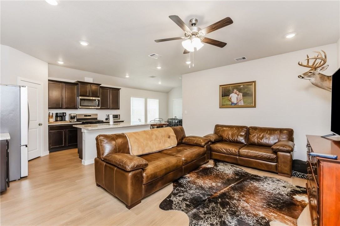 1905 Osbert Nelly Dr - Photo 4 of 34