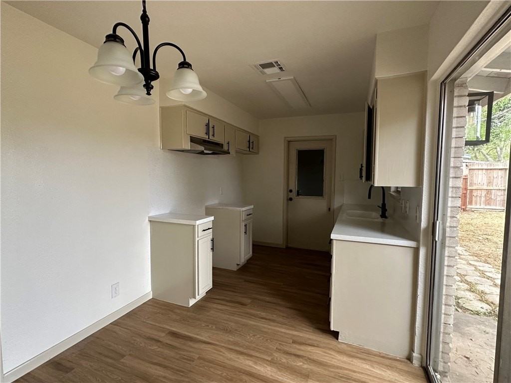129 N Janin Cir - Photo 3 of 9