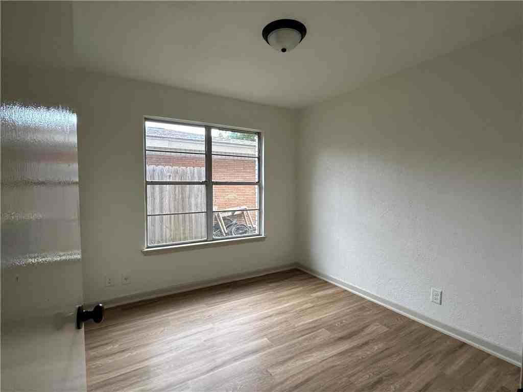 129 N Janin Cir - Photo 6 of 9